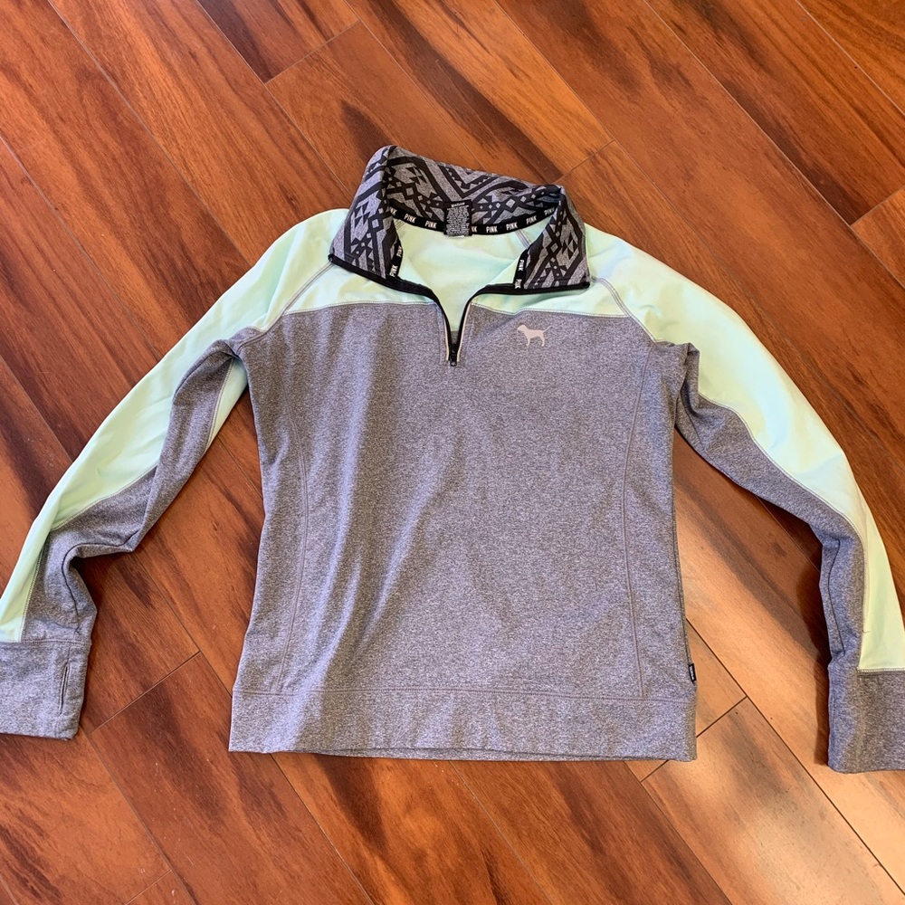 V S work out top